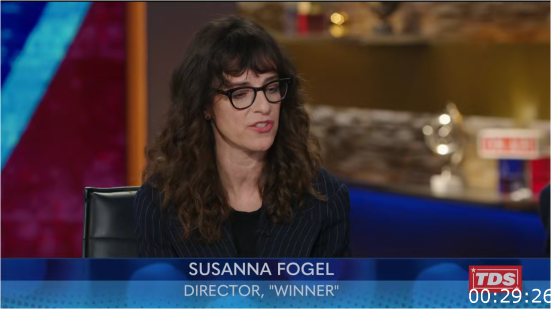 The Daily Show (2024-09-26) Susanna Fogel [720p] (x265) AX9RXJQP_o