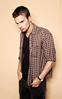 Theo James L7dNF5Fo_o
