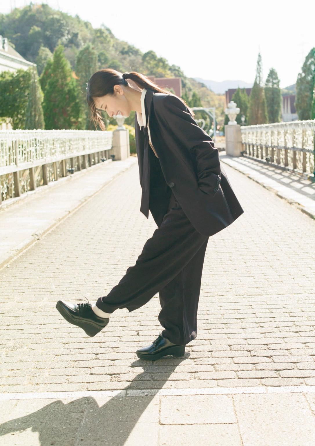 Kotoko Sasaki 佐々木琴子, 1st写真集 「明け方の夢」 Set.01(24)