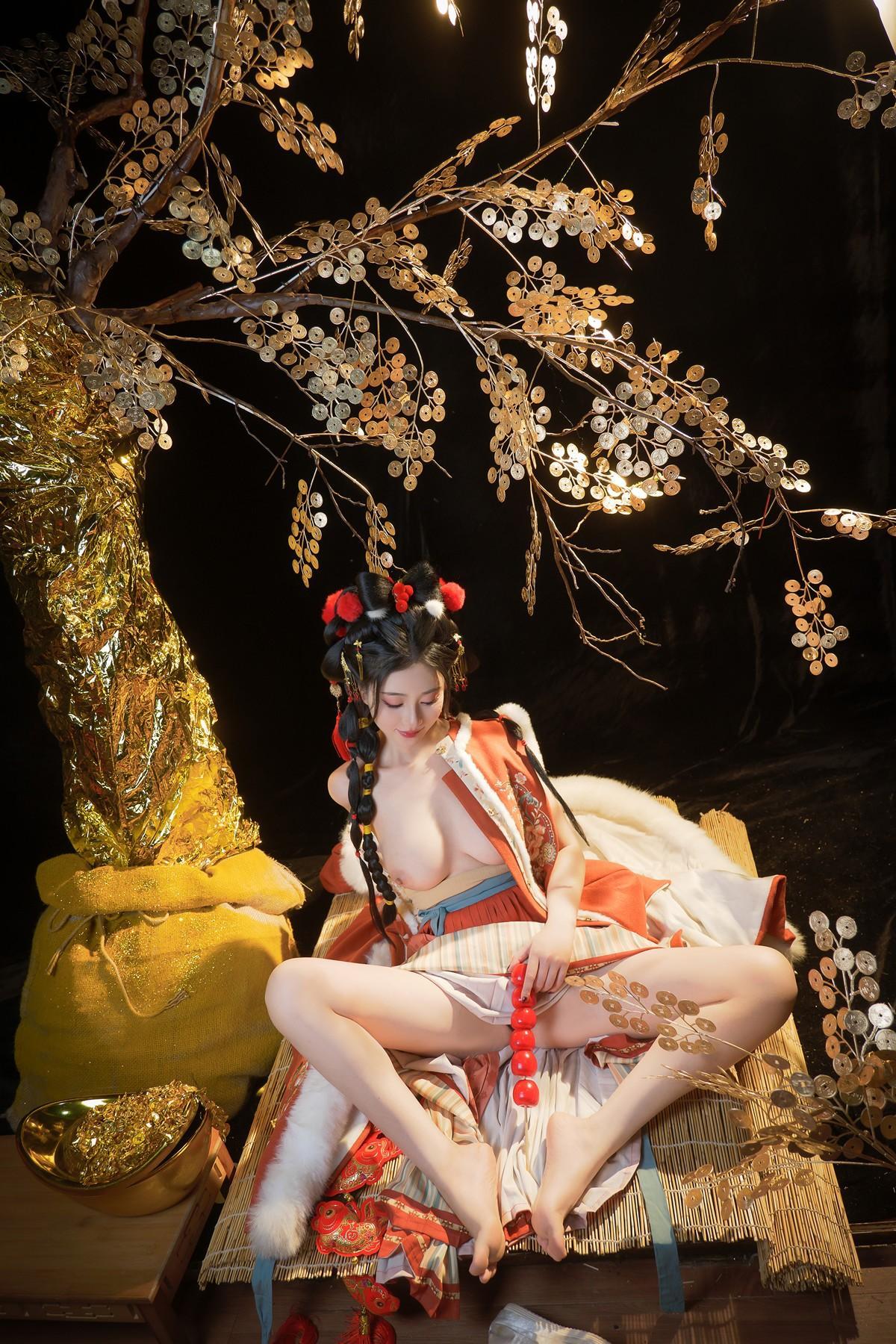 年年Nnian, ヌード写真集 Golden Tree(22)
