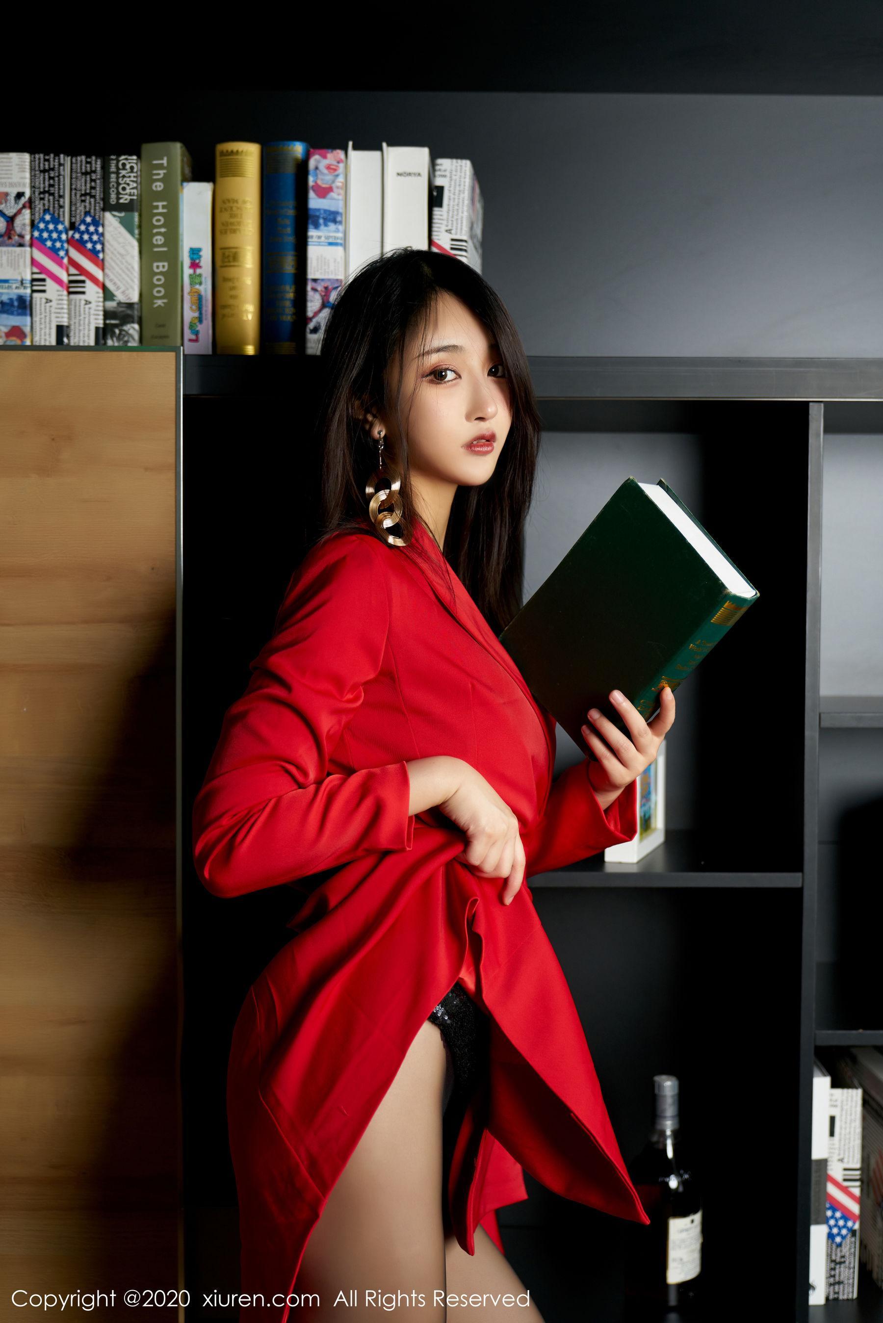 [秀人XiuRen] No.2247 Betty林子欣 《魅惑黑丝总裁制服》 写真集(30)