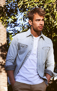 Theo James  S0xFuopS_o