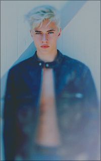 Lucky Blue Smith HILUJ7jr_o