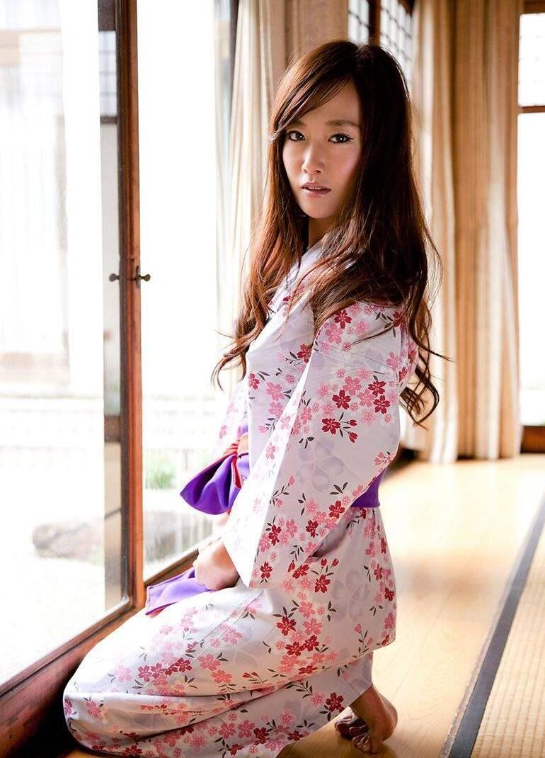 日本少妇和服人体艺术套图大胆写真(2)