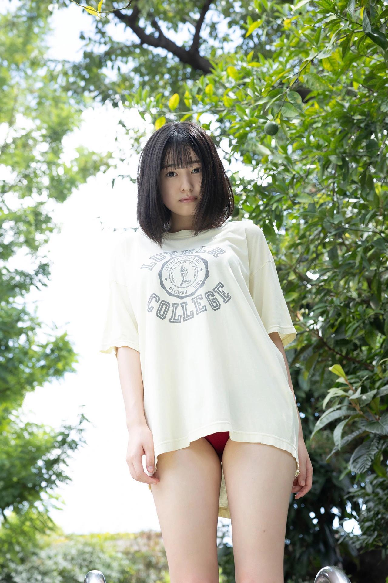 Miu Shirahama 白濱美兎, FLASHデジタル写真集 「ちょっぴりオトナ」 Set.01(9)