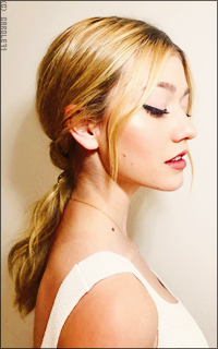 Katherine McNamara UmO3ioV6_o