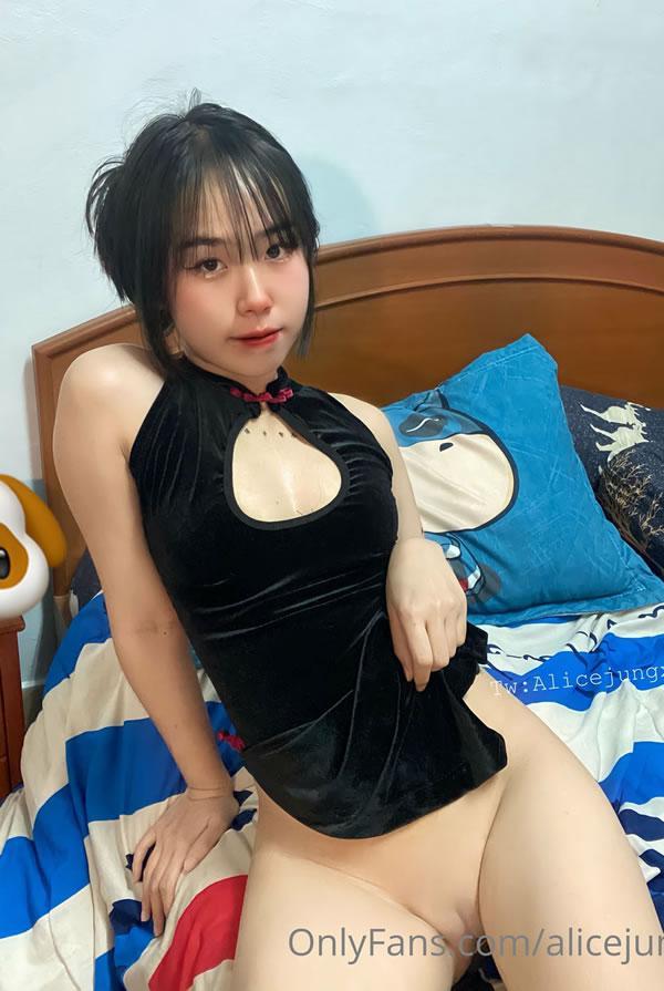 福利姬@Alicejungxx OnlyFans尺度视图合集2(16)