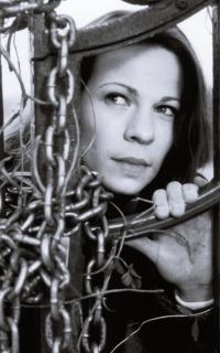 Lili Taylor SJgsdD9R_o