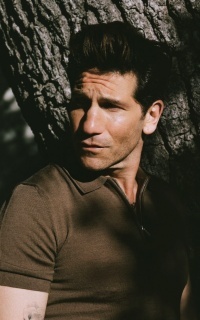 Jon Bernthal  7ILy6qg8_o