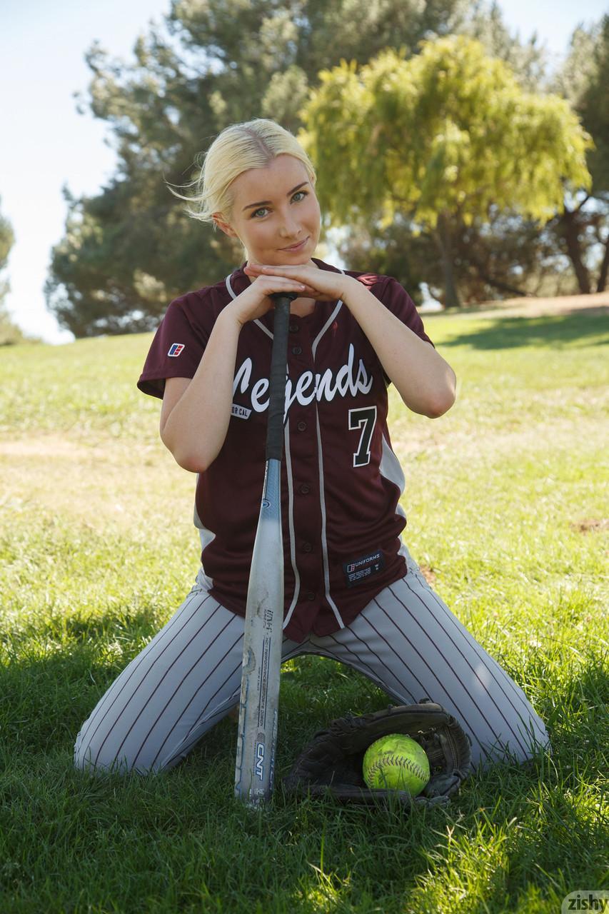 Sporty blonde Morgan Attwood flashing tiny tits & hot ass in a softball field(2)