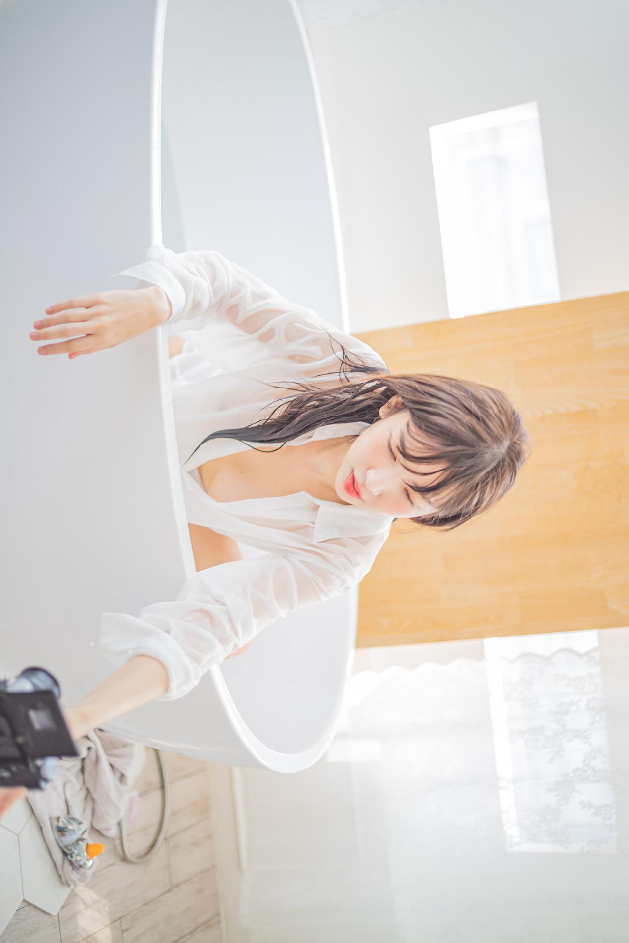 Leezy 이지, Patreon Secret Web No.02 April Set.02(11)