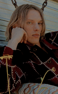 Jamie Campbell Bower ZC7GtwKk_o