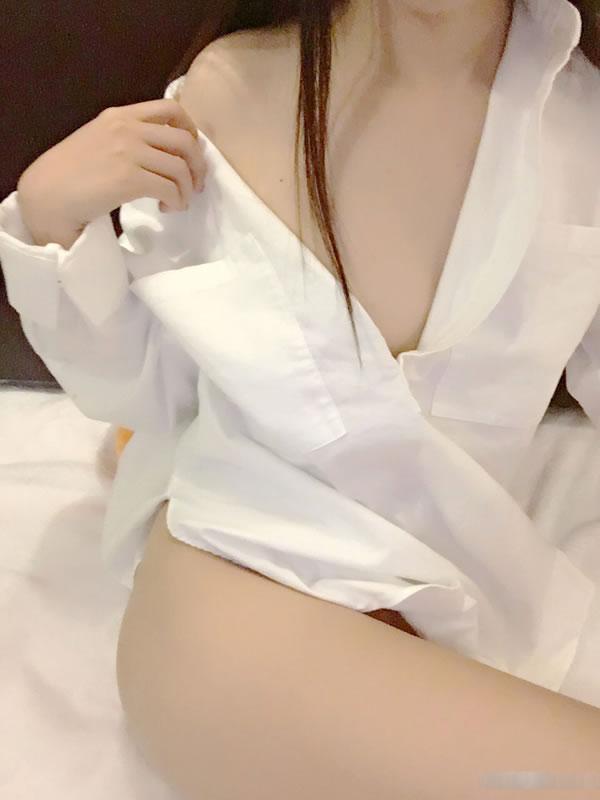 小美女居家穿男士衬衫无圣光图集(9)