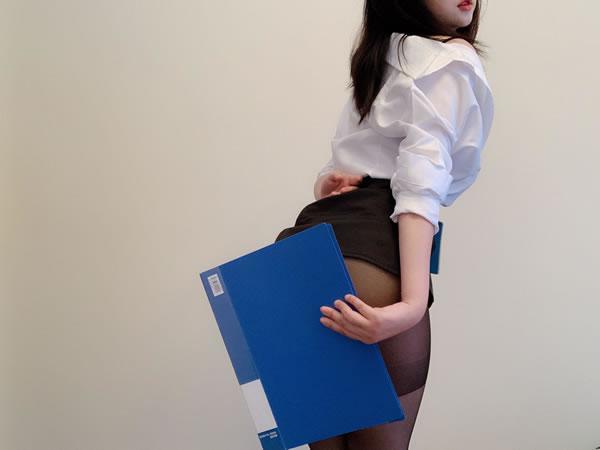 网红妹子是依酱吖NO.005黑丝制服(23)