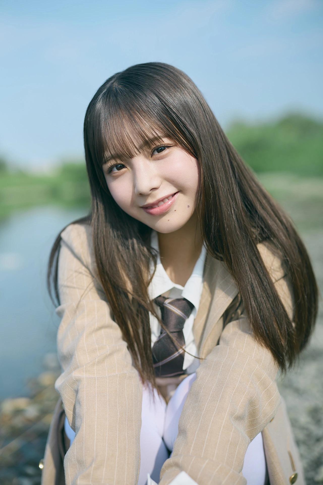 Izuki Shimoda 下田衣珠季, Young Magazine 2025 No.44 (ヤングマガジン 2025年44号)(10)