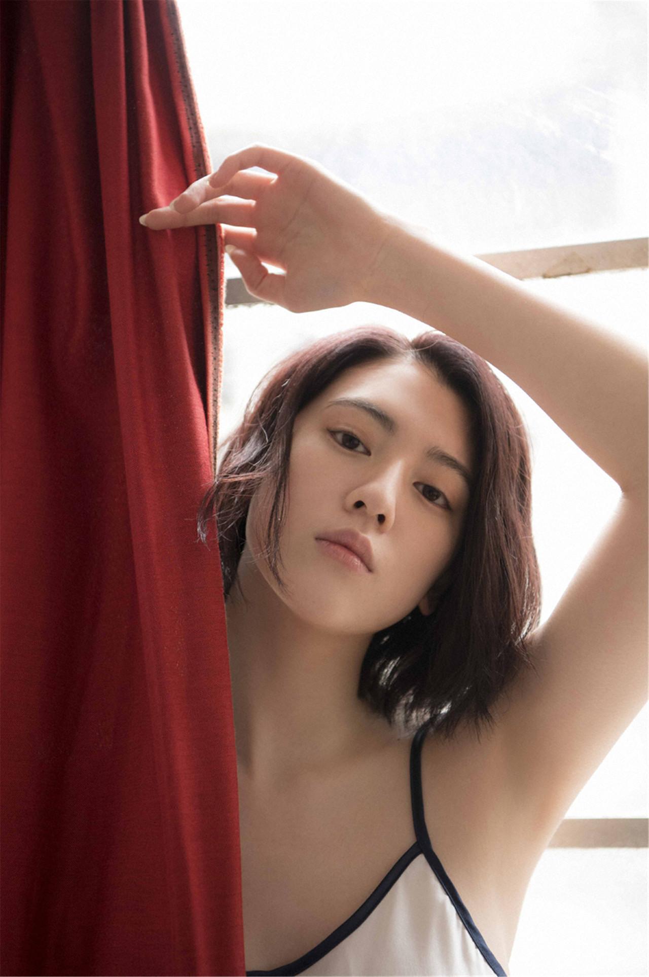 Ayaka Miyoshi 三吉彩花, デジタル写真集 「空をこえて」 Set.01(15)