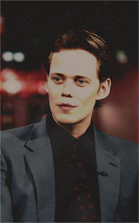 Bill Skarsgård CHxxaCZU_o