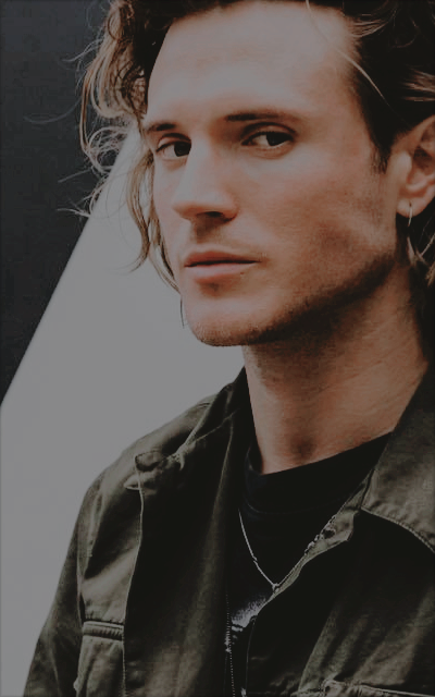 Dougie Poynter 5qh9JN1h_o