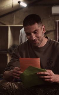 Jon Bernthal  5xpa3Jvn_o