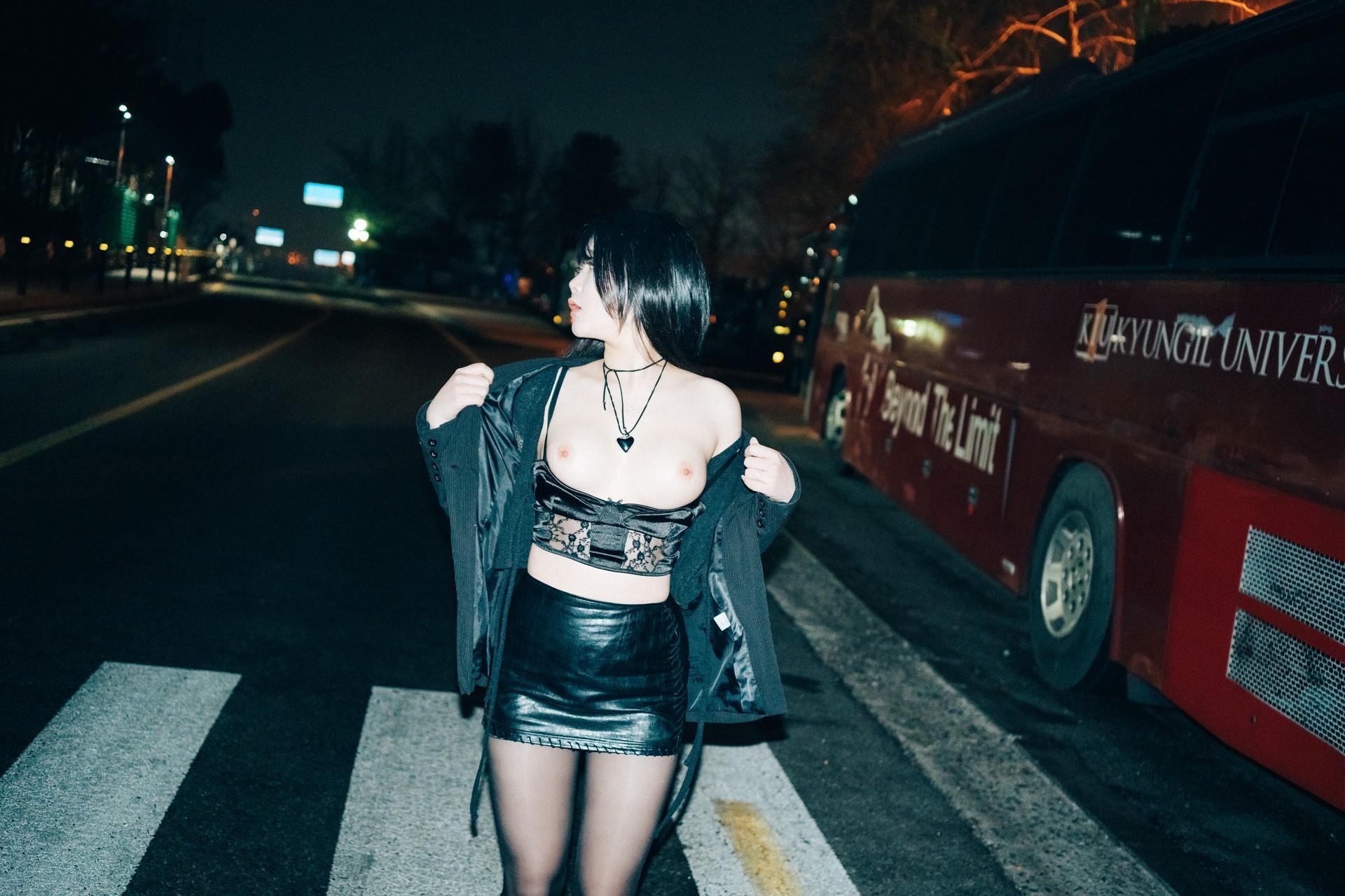 ZIA.Kwon 권지아, [Loozy] XXX At Night Road Set.01(24)