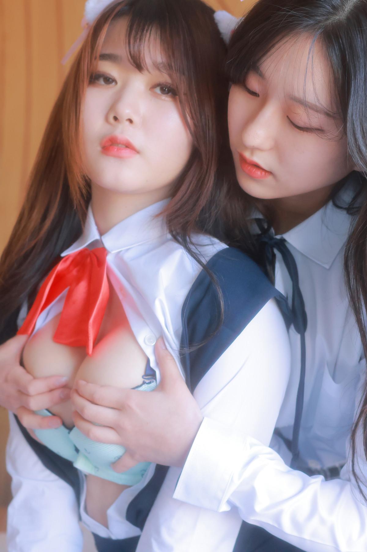 Sehee 세희, ZIA.Kwon 권지아, Photobook ‘School Uniform ft. Zia’ Set.02(2)