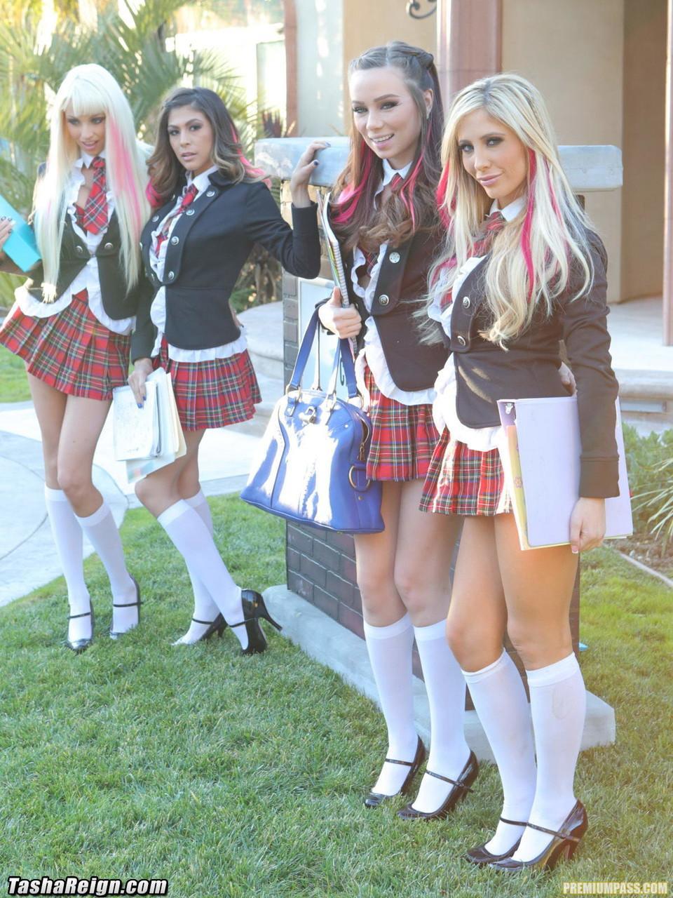 Busty blonde schoolgirl Tasha Reign and her friends strip and pose together(1)