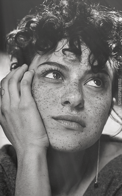 Alia Shawkat ZBxOXRwi_o