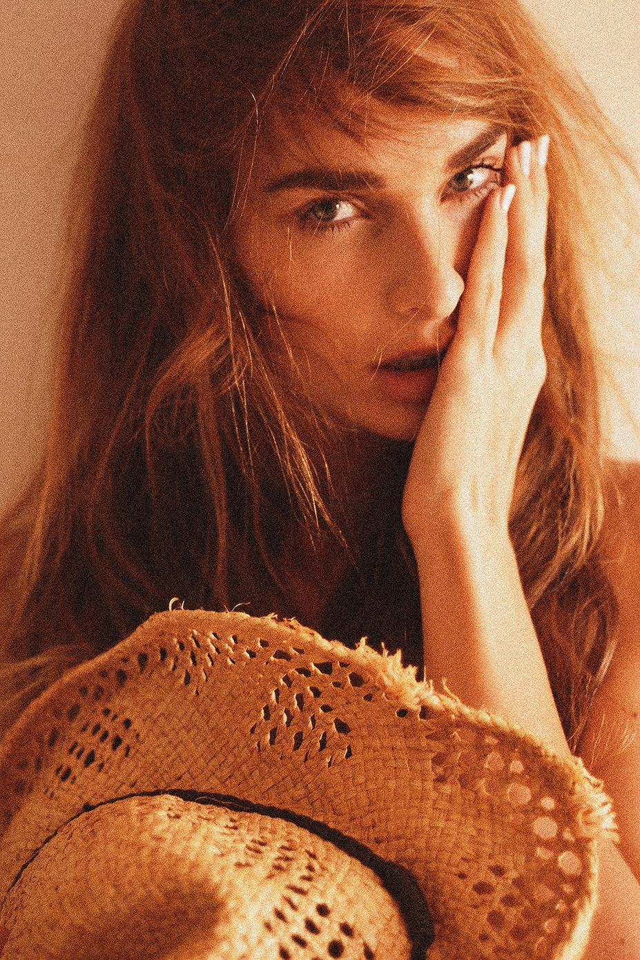The Sensual Side / Zsuzsanna Malomhegyi by Melissa Cartagena The Sensual Side / Zsuzsanna Malomhegyi by Melissa Cartagena