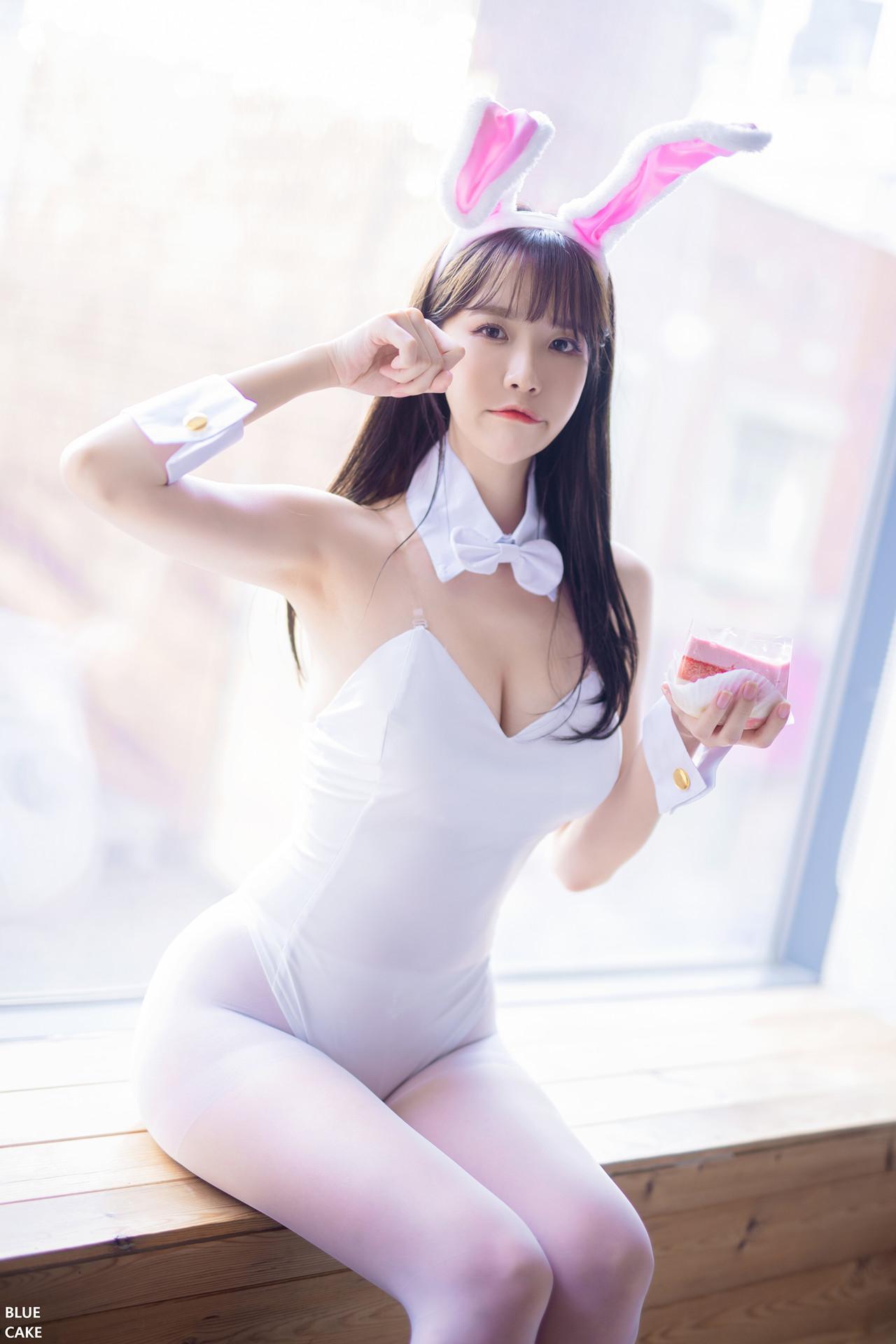 Lee Ahrin 이아린, BlueCake ‘White Black Bunny’ Set.01(56)