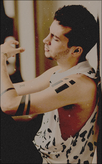 Tyler Joseph XcuxGEgz_o