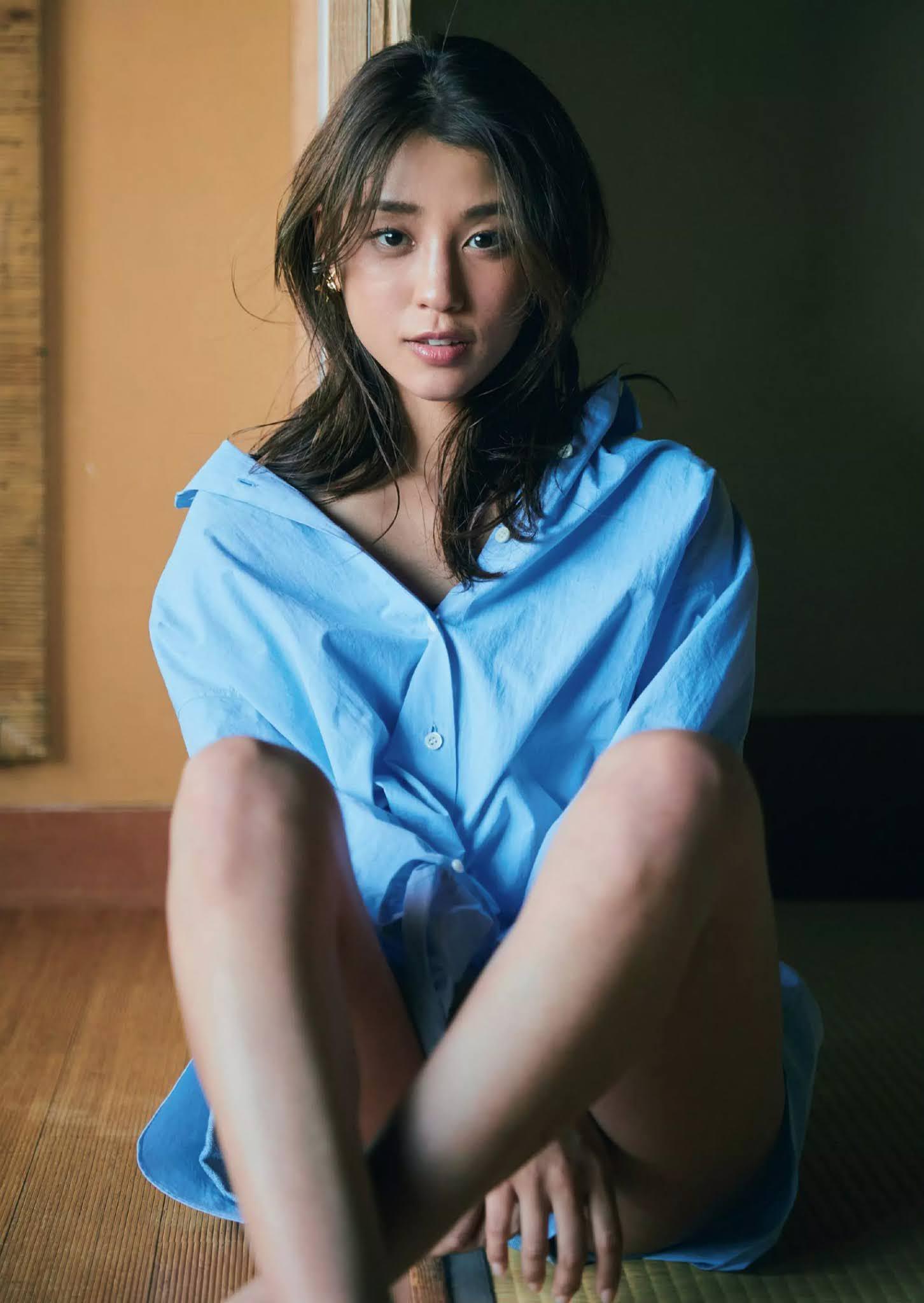 Reina Sumi 鷲見玲奈, Maki Okazoe 岡副麻希, Weekly Playboy 2020 No.52 (週刊プレイボーイ 2020年52号)(6)