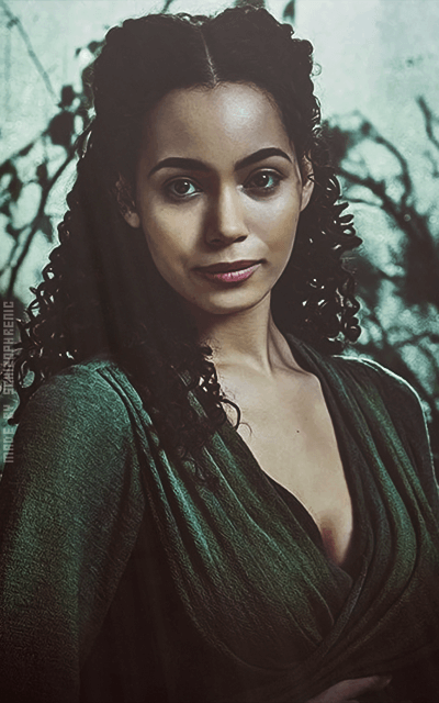 Madeleine Mantock Z8GodFYb_o