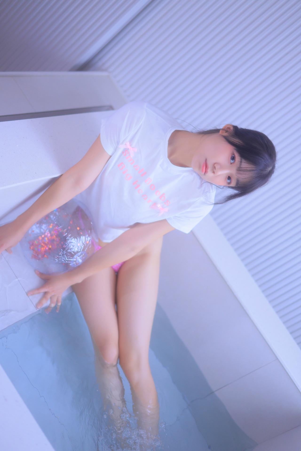 Yui 유이, Yo-U Photobook ‘Wet ゆい’ Set.01(1)