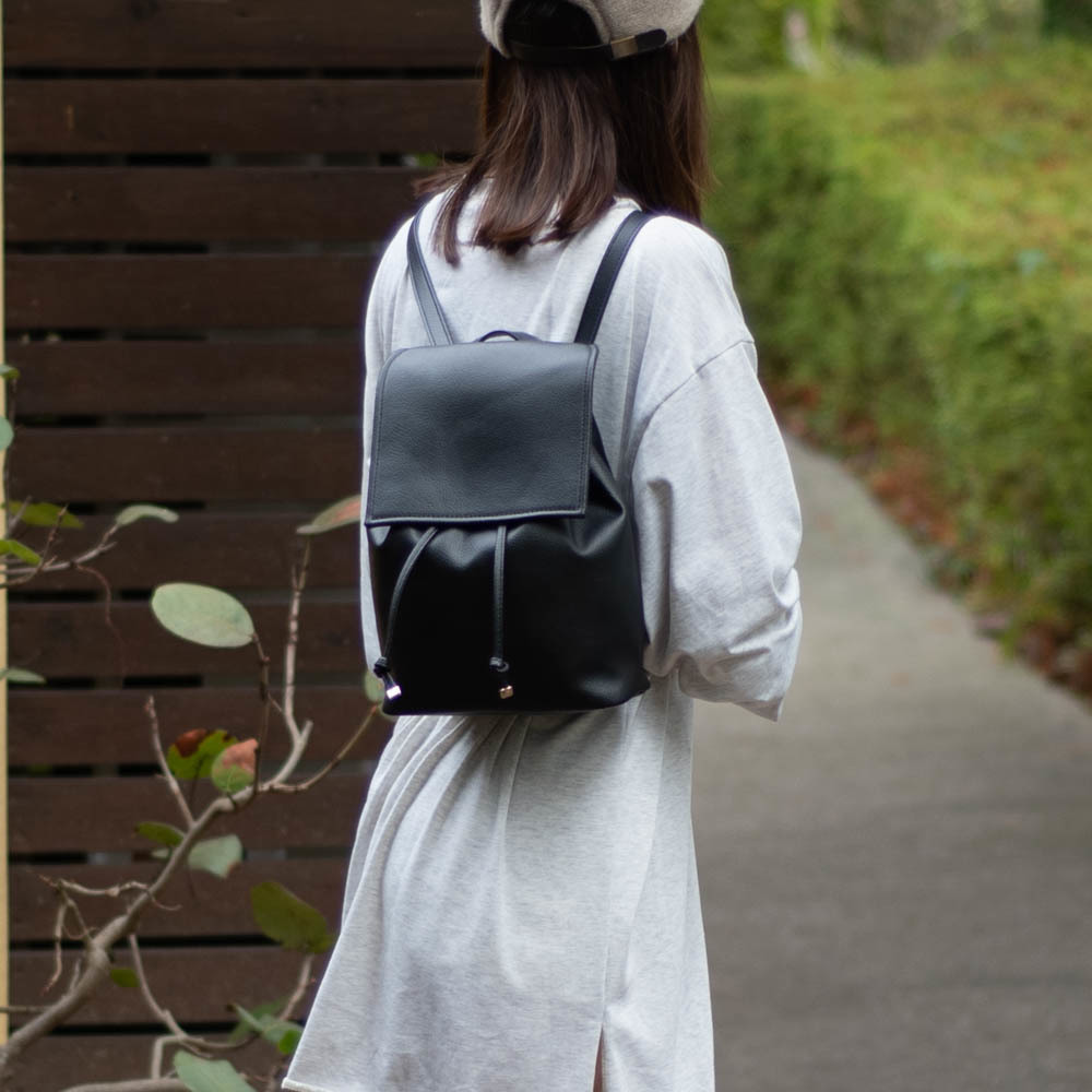 Minimalist Style Two-Purpose Backpack/Bucket Bag-Versatile