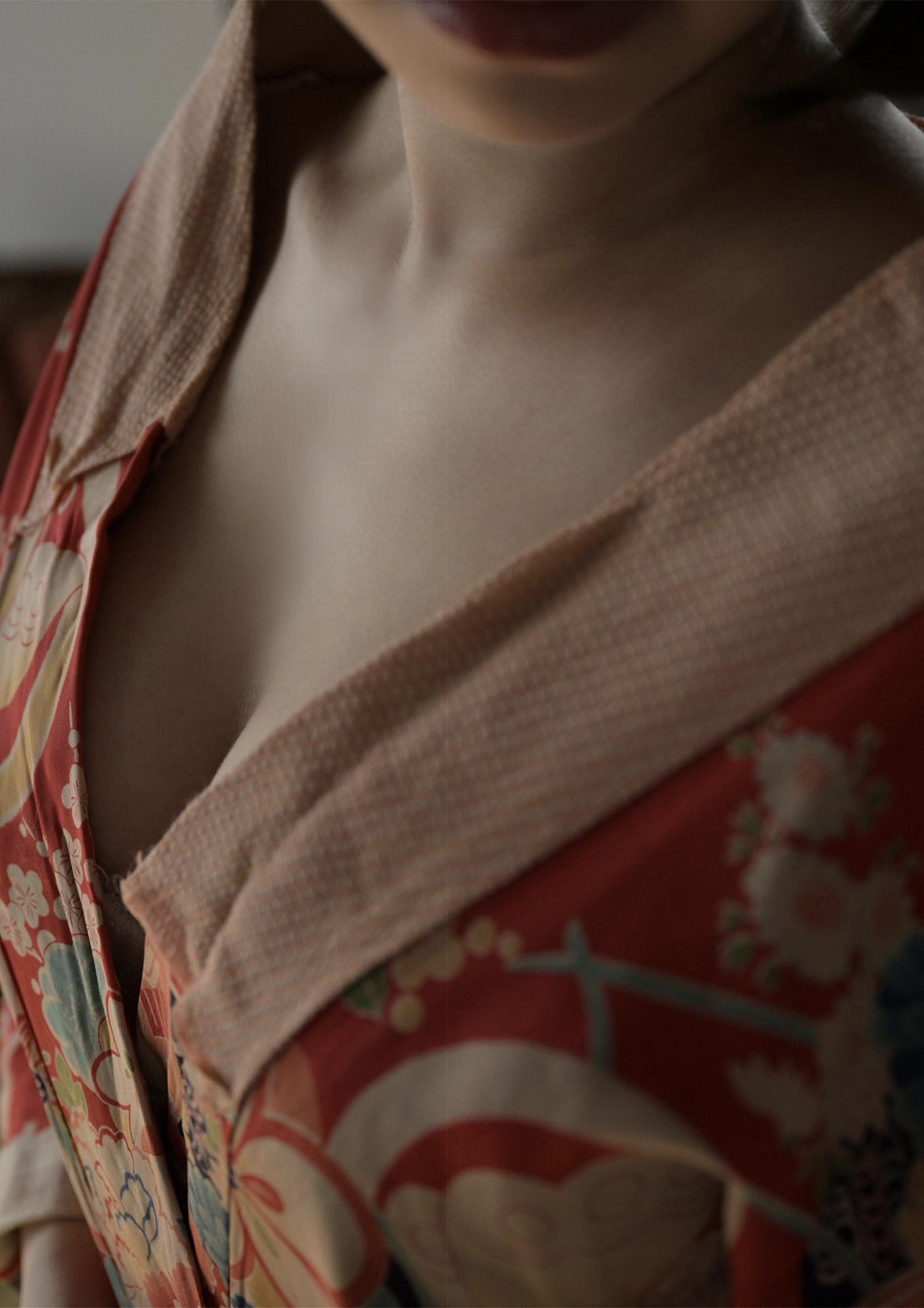 Riho Shishido 宍戸里帆, 週刊現代デジタル写真集 「現役女子大生のマシュマロ巨乳」 Set.01(4)