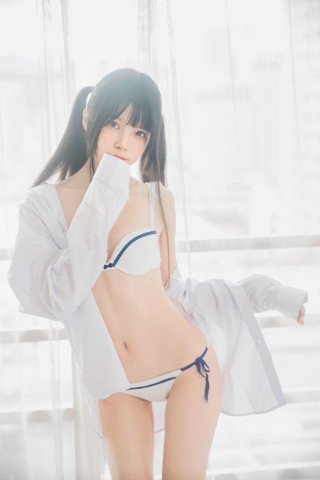 Coser @ 桜 桃 喵 Vol.073: 白 衬衫 双 马尾 (47 photos)(3)