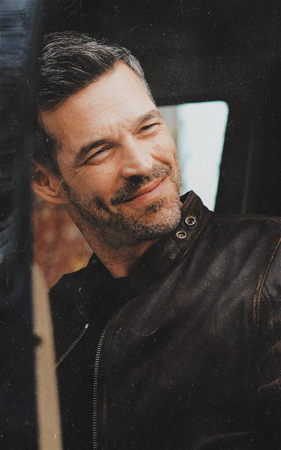 Eddie Cibrian  NYiBOmTv_o