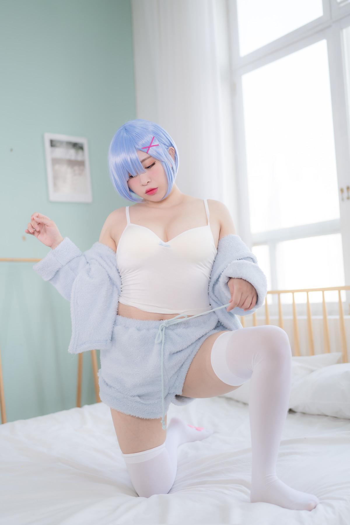 Yuna 유나, Photobook Vol.9 ‘Rem Re Zero’ Set.01(12)