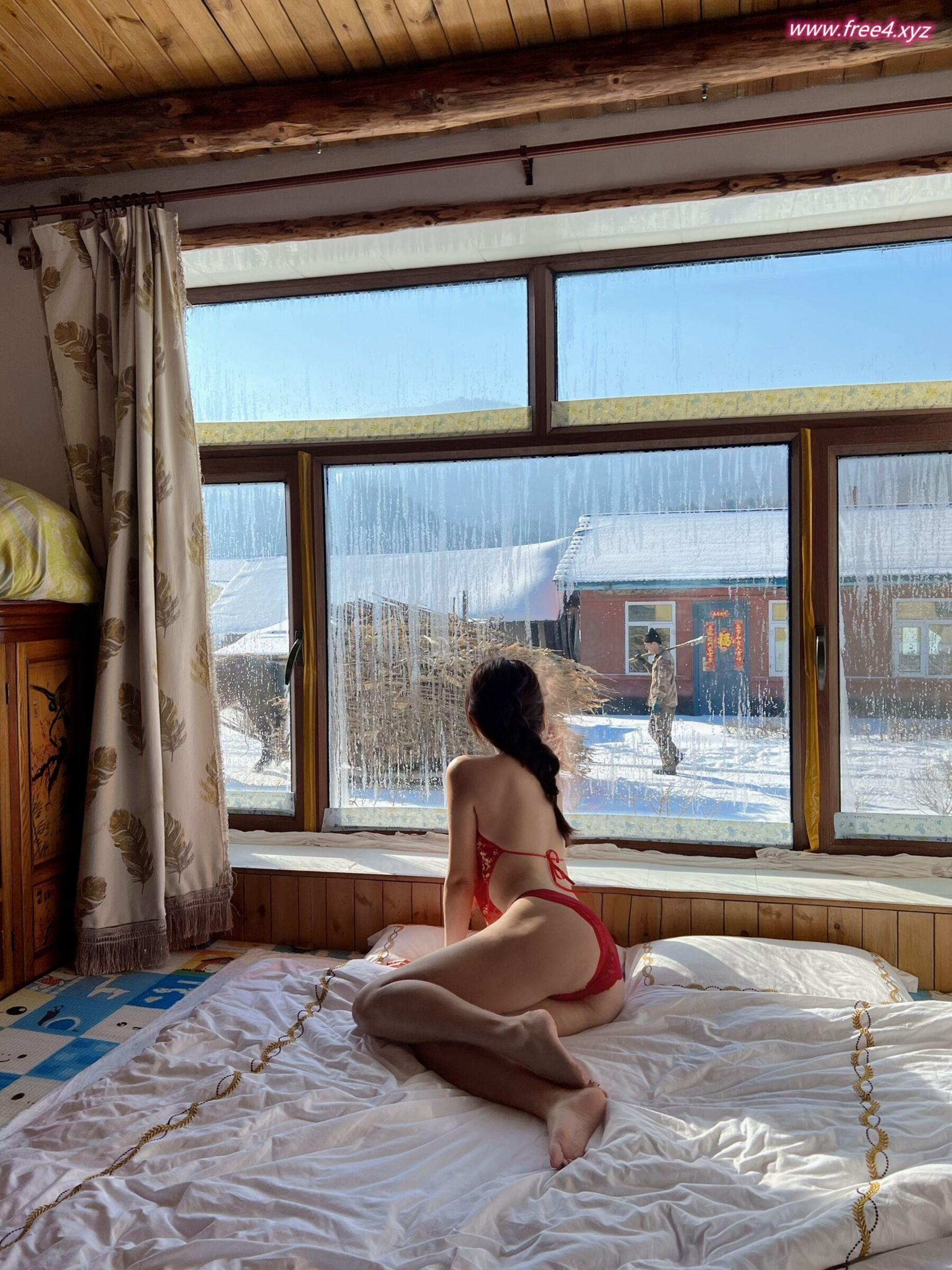 未分类性感写真 阿朱《微密圈：红肚兜+下班地铁+乘务员+缆车》(59)