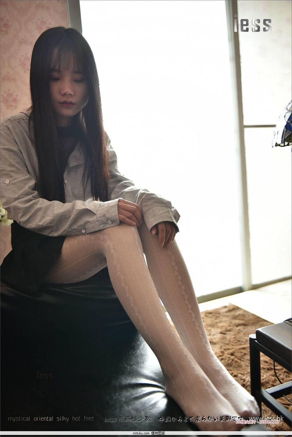 征服酷酷的冷感妹子琪琪(30)