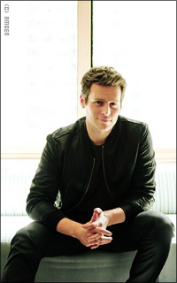 Jonathan Groff IrmmlpGL_o