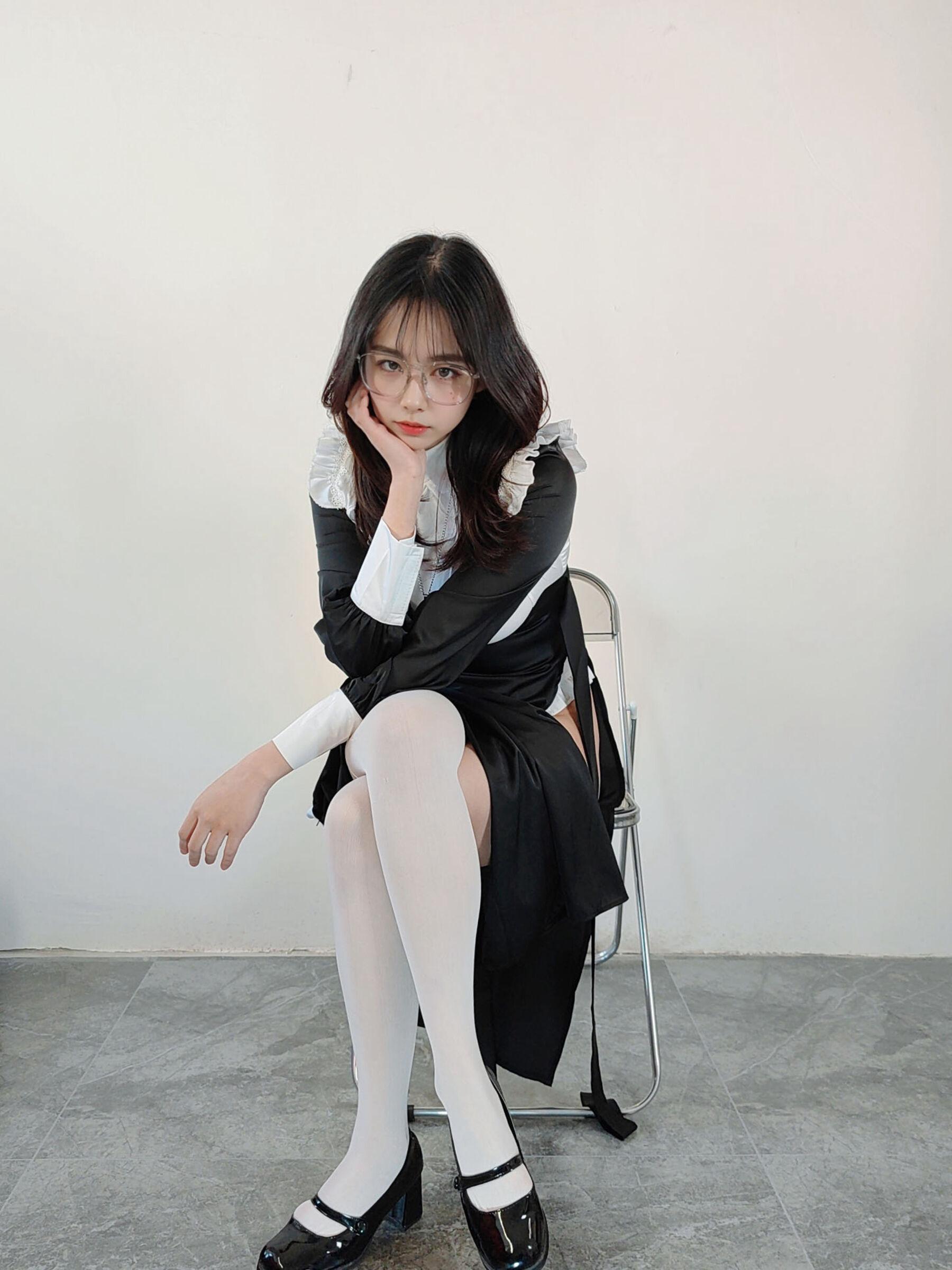 国模套图 Ceason Photography《修女服》(20)