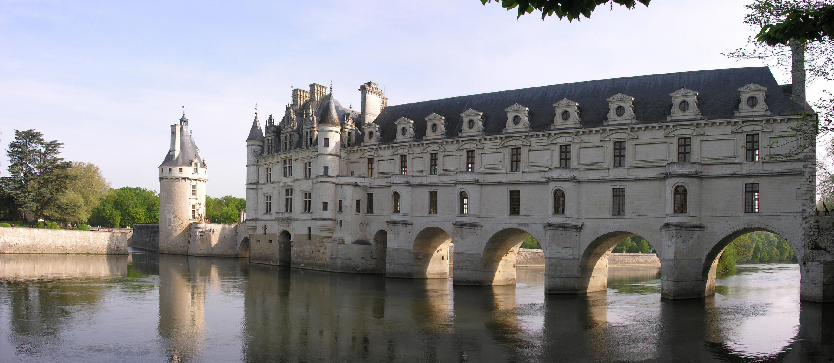 Castle of Chenonceau - France3.jpg