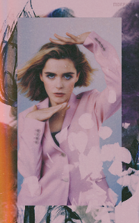 Kiernan Shipka UzolqWw5_o