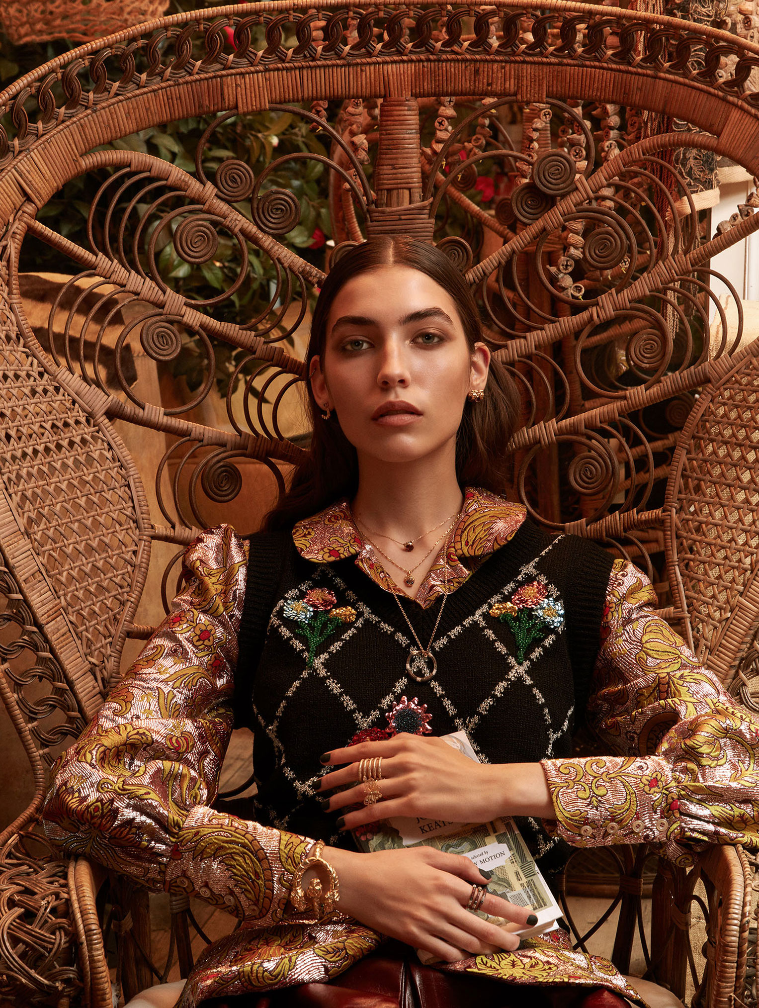 Gucci 2019/2020 by Sandrine and Michael Елена Карьере в модной одежде Gucci, коллекция осень-зима 2019/20 / фото 04