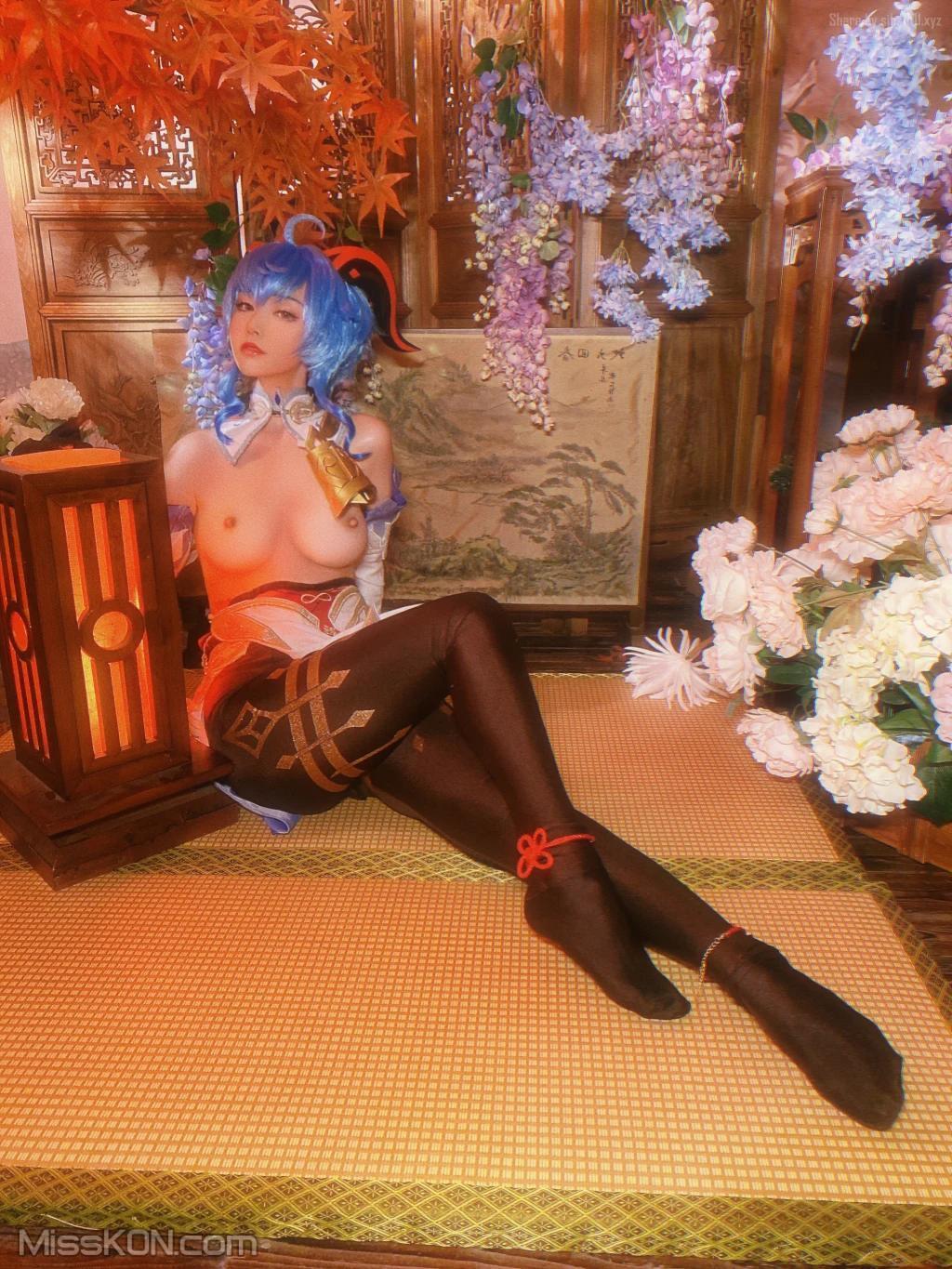 Coser@爆机少女喵小吉 (Nekokoyoshi): 原神-甘雨 (49 photos )(42)