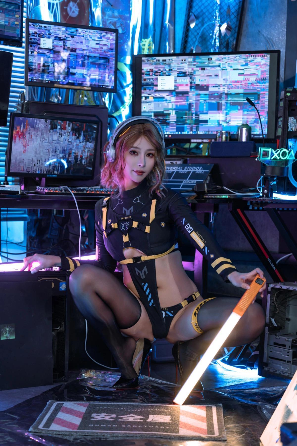 Cosplay 云溪溪Yunx1x1 – 奶桃桃 骇入 Set.01(9)