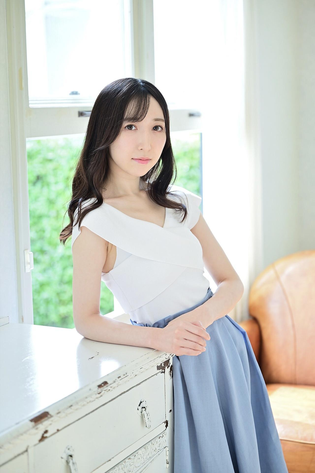 Kyoka Yasuhara 泰原京香, 写真集 「外資系美人OL」 Set.01(3)