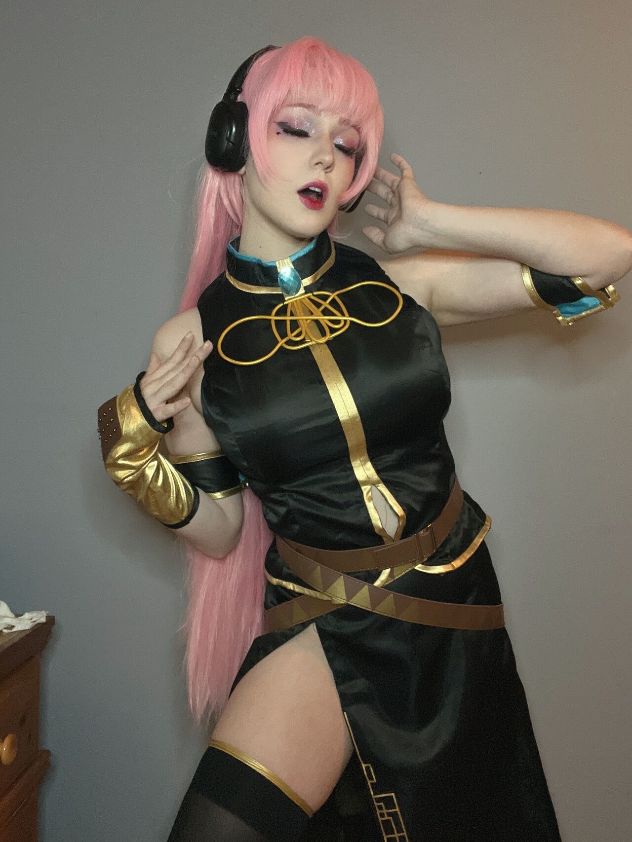 Satin Stars - Luka Megurine