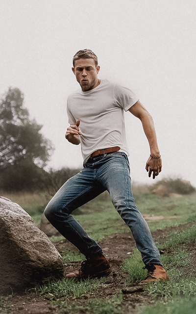 Charlie Hunnam - Page 2 DT7JrCkl_o